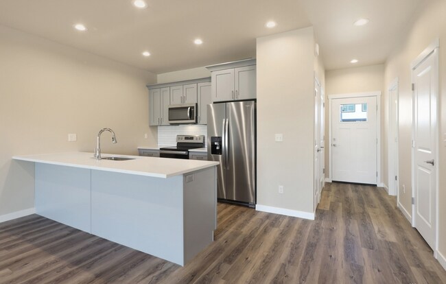 Building Photo - 2213 DeJong Dr