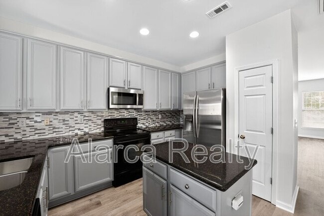 Building Photo - 9520 Kings Parade Blvd