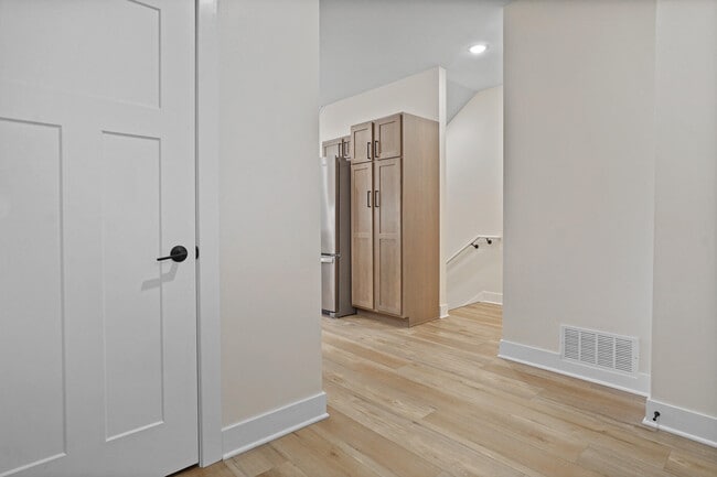 Building Photo - 116 Eiche Dr