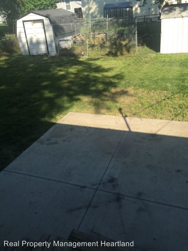 Building Photo - 7625 S 40th St