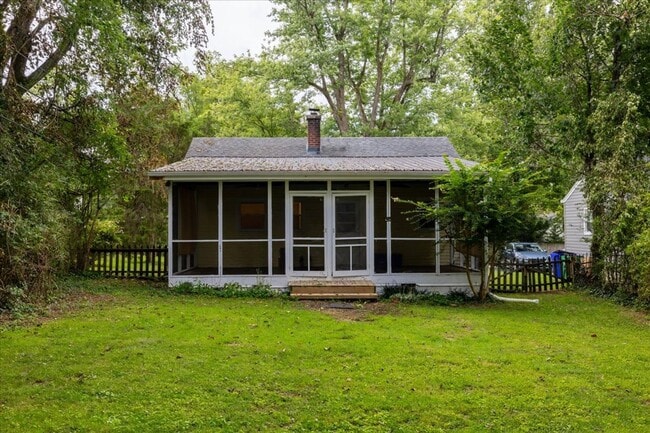 Building Photo - Cozy Home with Porch and Yard