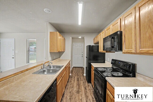 Foto del edificio - 8028-8030 Tanner