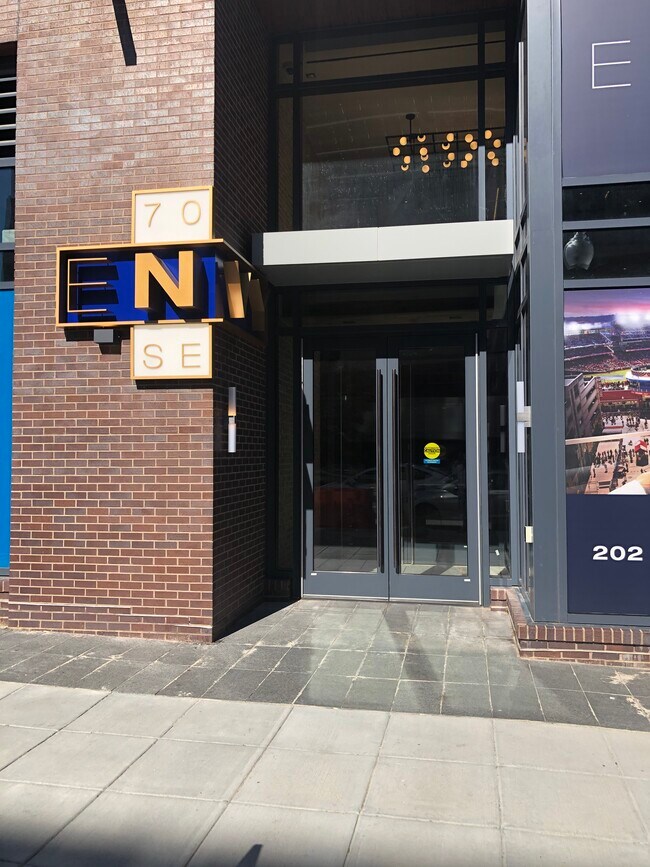 Foto del edificio - 70 N St SW