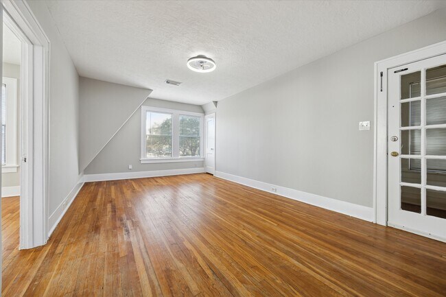 Foto del edificio - 1536 Michigan St