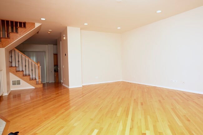 Foto del edificio - 6532 N California Ave