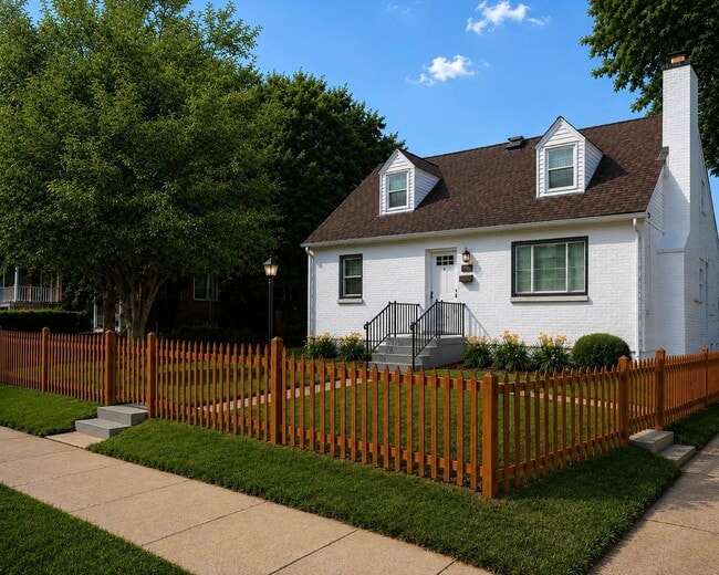 Building Photo - 1511 Crest Rd
