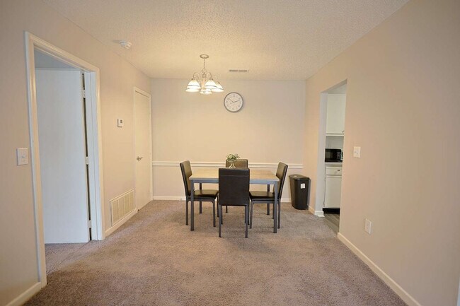 Foto del edificio - 50 Northtown Dr
