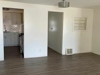 Foto del edificio - 113 E Park Ave