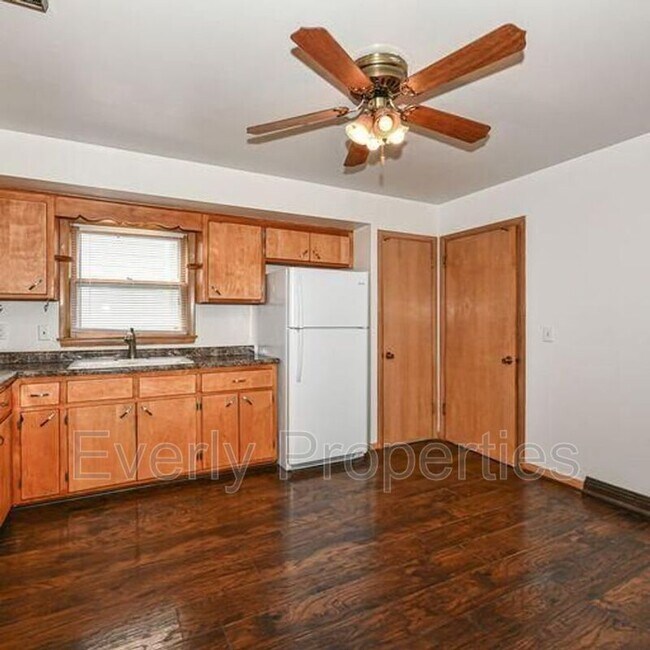 Foto del edificio - 5668 N 79th St