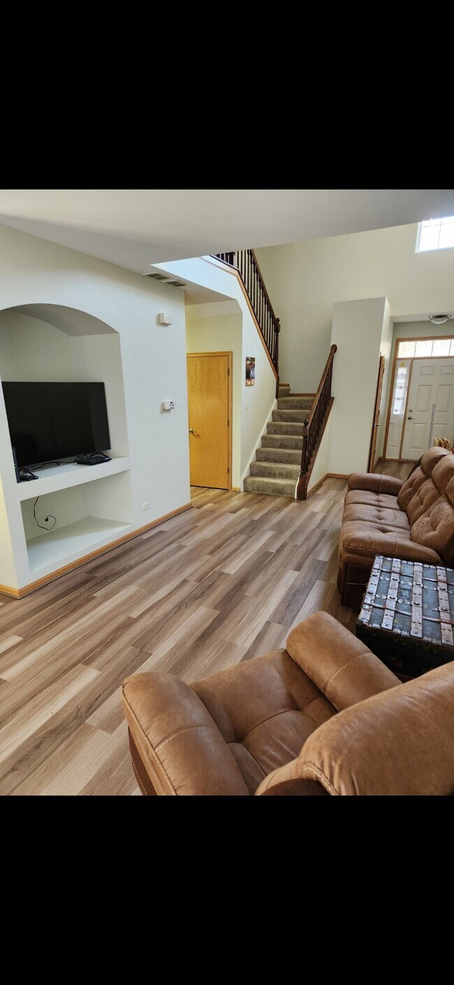 575 Telluride Dr, Gilberts, IL 60136 Townhome Rentals in Gilberts IL