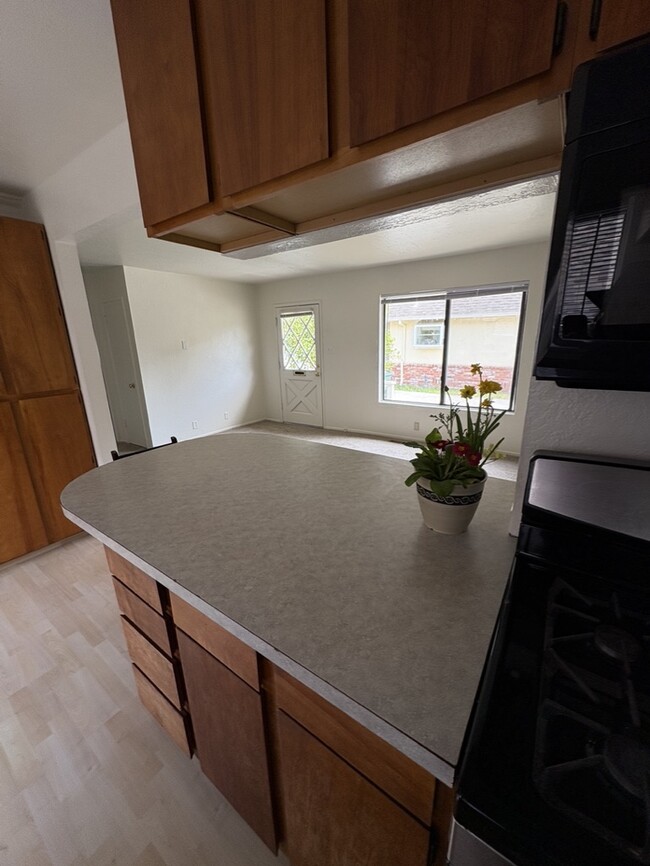 Building Photo - 3955 Princeton Dr