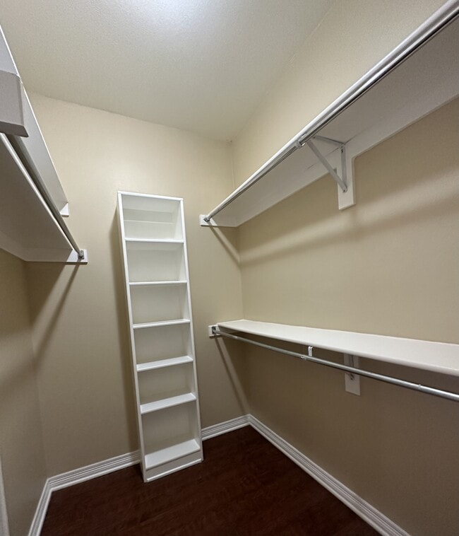 Building Photo - 701 Frame St