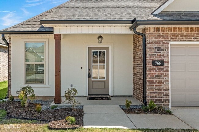 Building Photo - 766 Crozier Dr