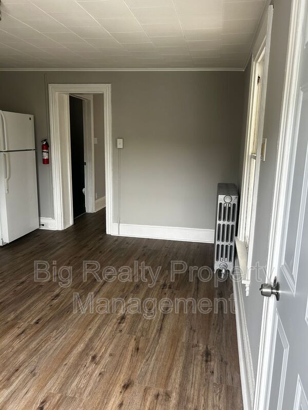 Building Photo - 262 Beech St
