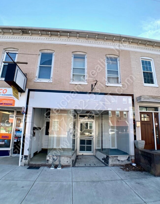 111 Baltimore St Unit 2nd Floor Front, Hanover, PA 17331 Apartments
