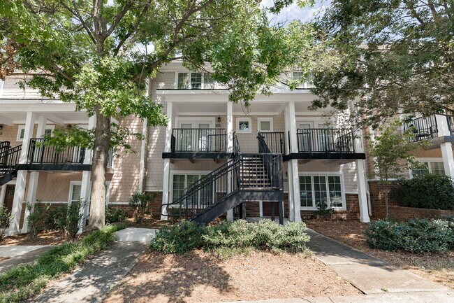 Building Photo - THE SUMMIT OF ATHENS #1022 | 3 BED 3 BATH + AMENITIES