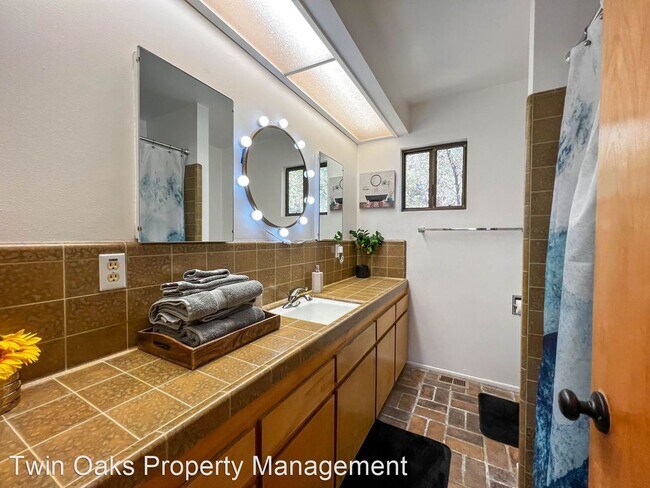 Building Photo - 3 br, 2 bath House - 1509 Zermatt Drive
