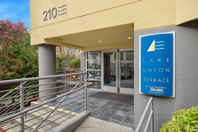 Foto del edificio - Lake Union Terrace Apartments