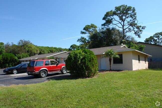 Building Photo - 149-181 Old Englewood Rd