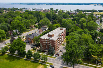 Building Photo - The Parkwood