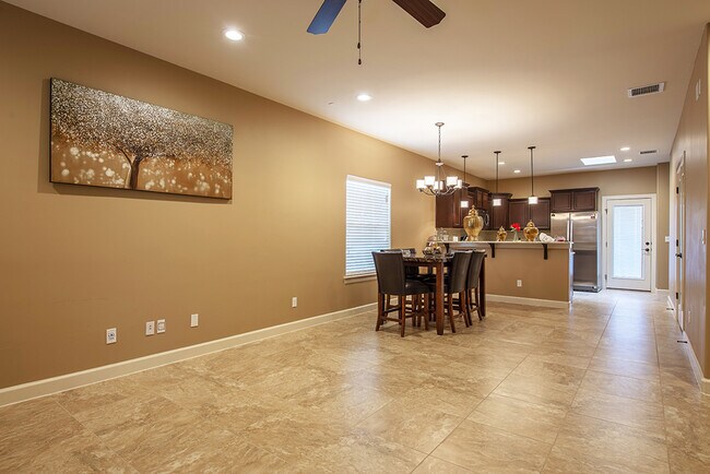 Foto del edificio - Charming Elegance Meets Modern Comfort in ...