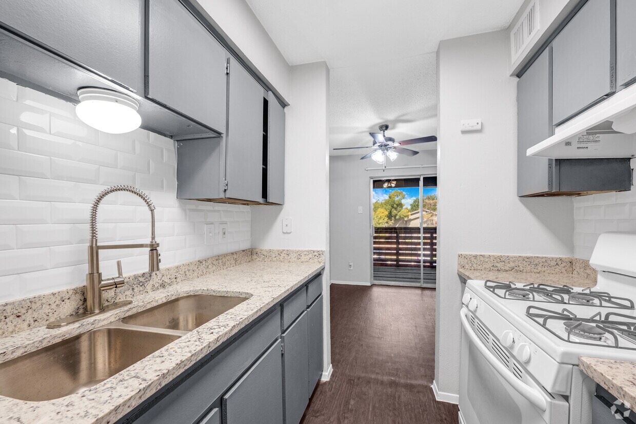 The Lennox Apartments in Bedford, TX