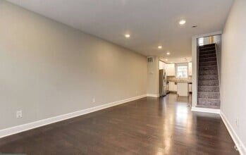 Building Photo - 307 S Newkirk St