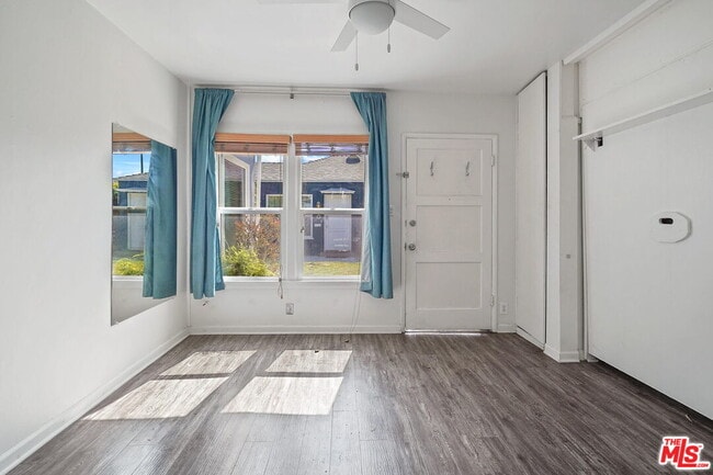 Foto del edificio - 214 6th Ave