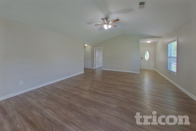 Foto del edificio - 149 Moores Creek Dr