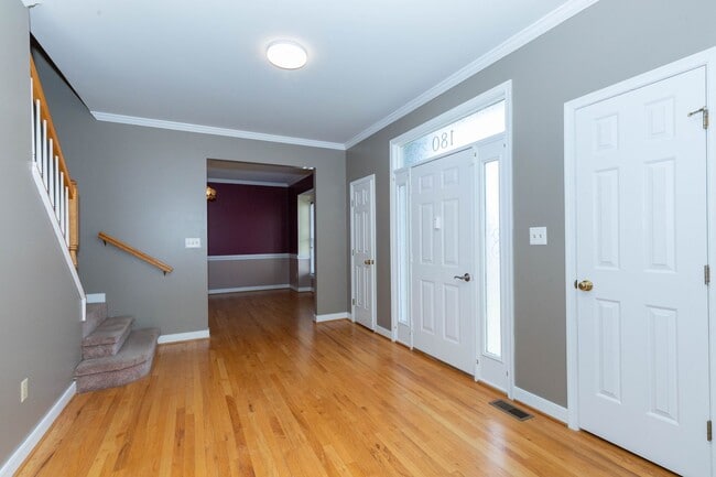 Building Photo - 4 bed, 3.5 bath Single Family Home in Charles Town, WV