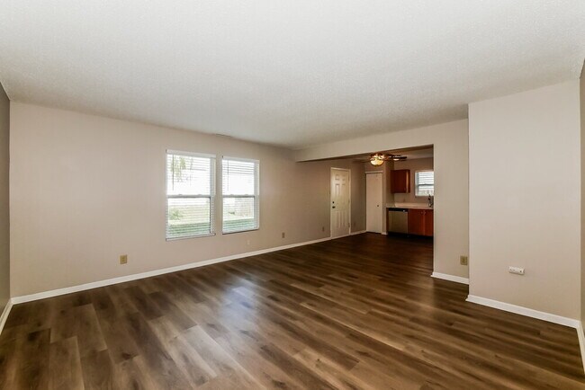 Building Photo - 8036 States Bend Dr