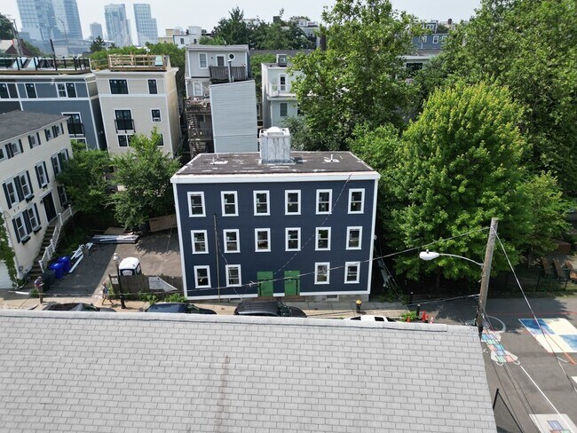 Building Photo - 24-26 Ferrin St