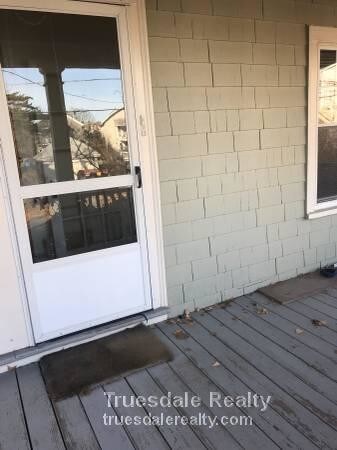 Building Photo - Gorgeous 2 Bedroom in Belmont with Parking!