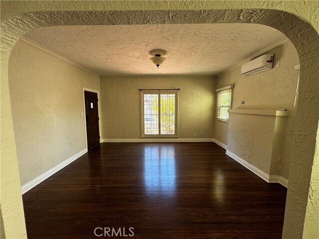 Foto del edificio - 336 N Stanley Ave