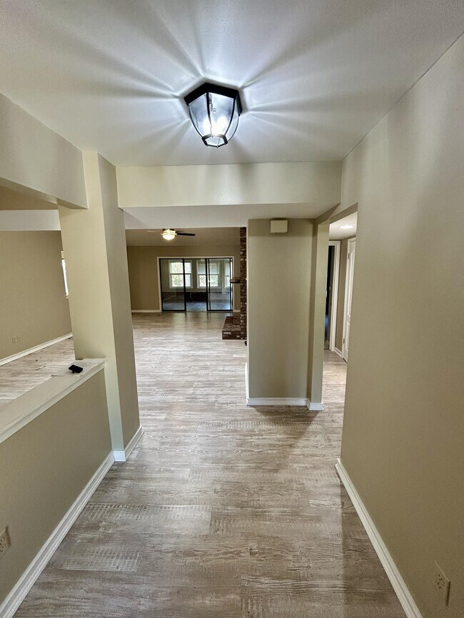 Building Photo - 218 Yellow Pine Ct