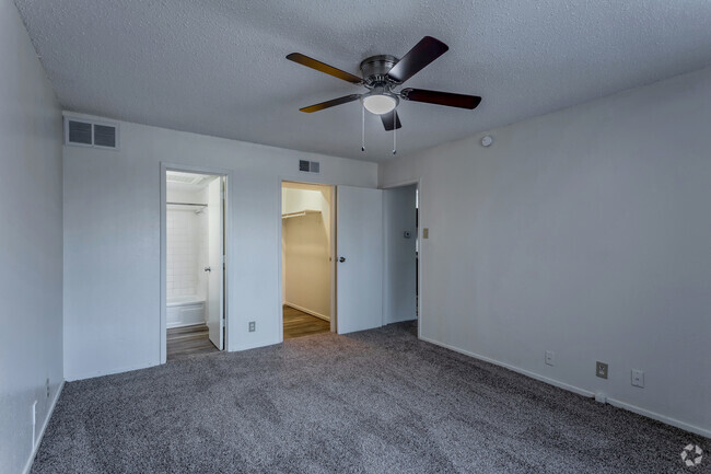 1BR,1BA - 66 metros cuadrados - Dormitorio - Silver Creek Apartments