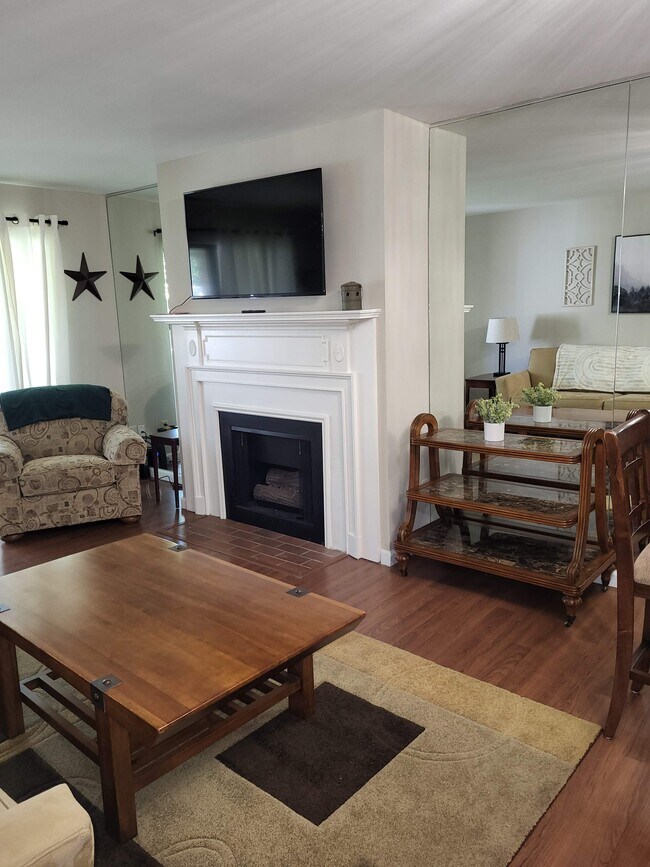 Foto del edificio - 950 E Rue de la Banque St