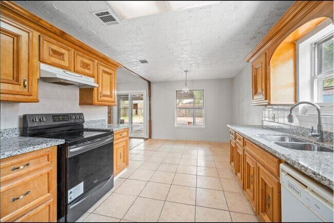 Building Photo - 22826 Merrymount Dr