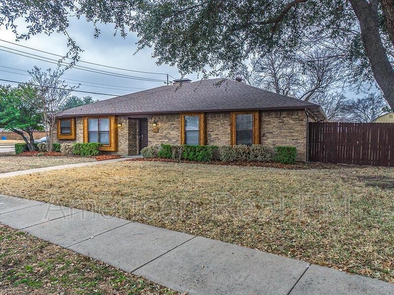 Photo - 3852 Westminster Dr