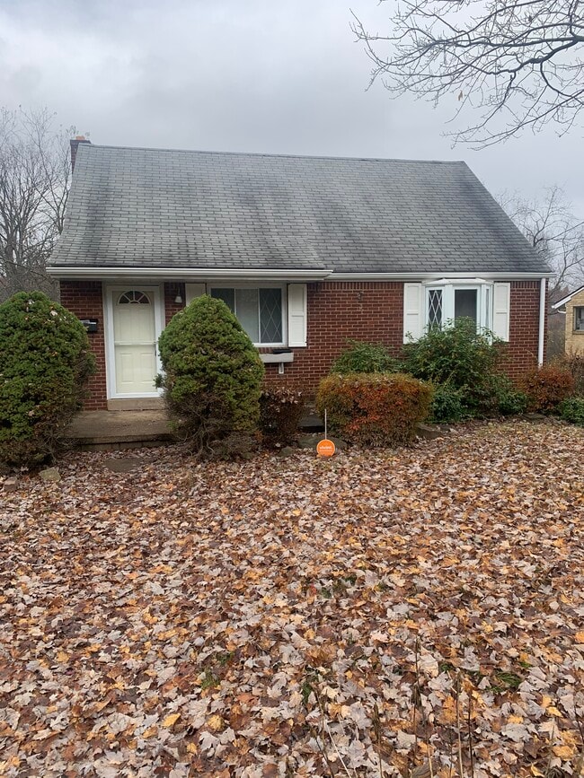 Building Photo - 827 Garlow Blvd