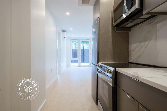 Foto del edificio - 1499 Bedford Ave