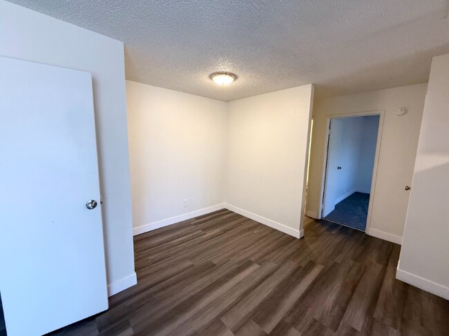 Foto del edificio - 1750 Karen Ave