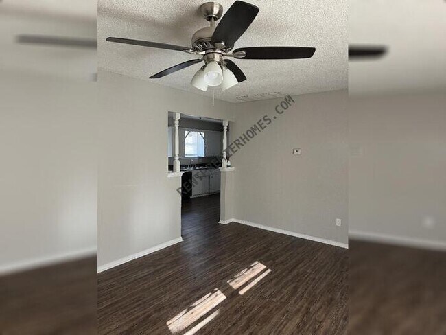 Foto del edificio - 7009 Miller Ave