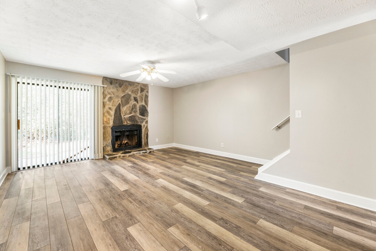 2494 Hidden Cove Ct, Gainesville, GA 30501 Townhome Rentals in