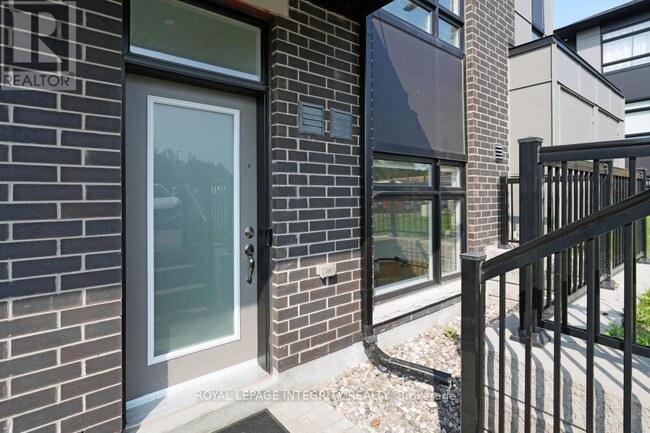 Building Photo - 410 Rolling Meadow Crescent