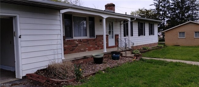 Building Photo - 206 Stuart Dr