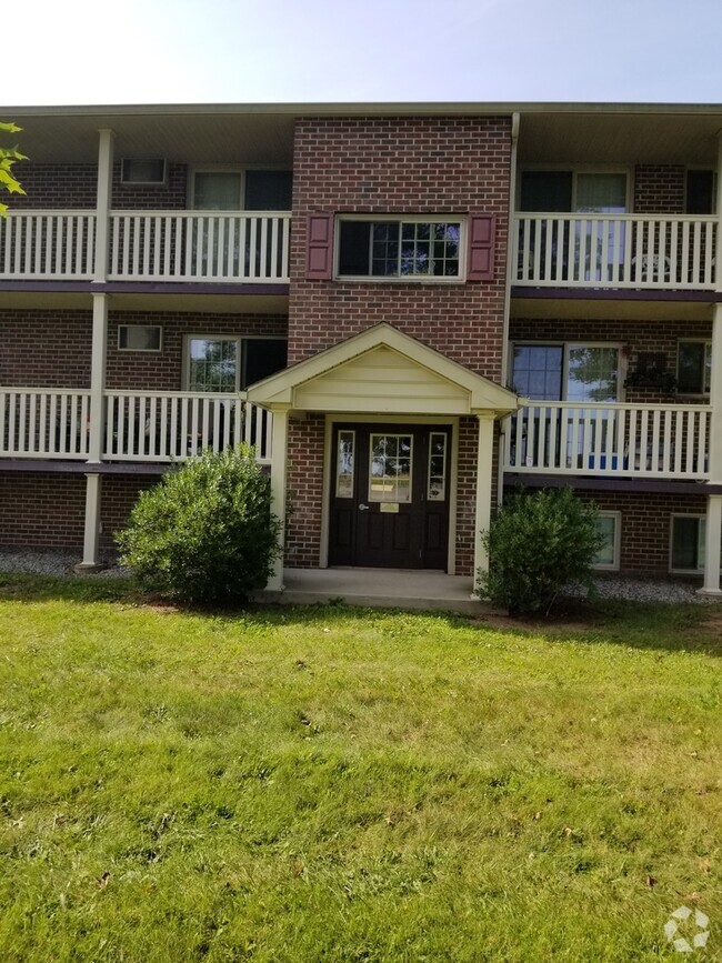 Building Photo - 730 Swinehart Rd