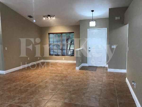 Foto del edificio - 6215 61st Street East