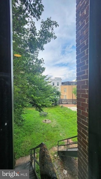 Building Photo - 1422 W Street SE Unit 2