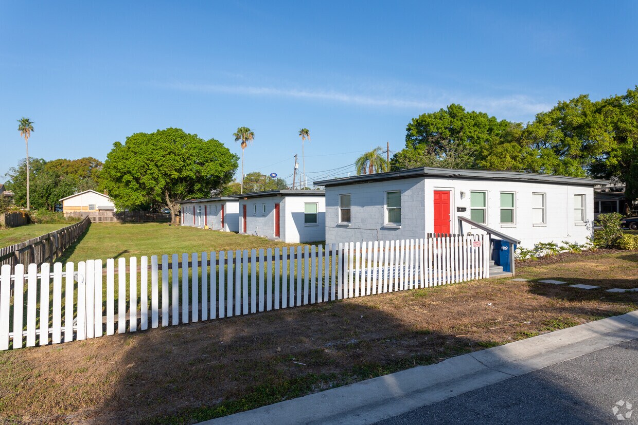 Building Photo - 2407 E 12th Ave